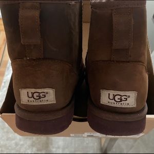 UGG MINI LEATHER BOOTS SIZE 7 worn once